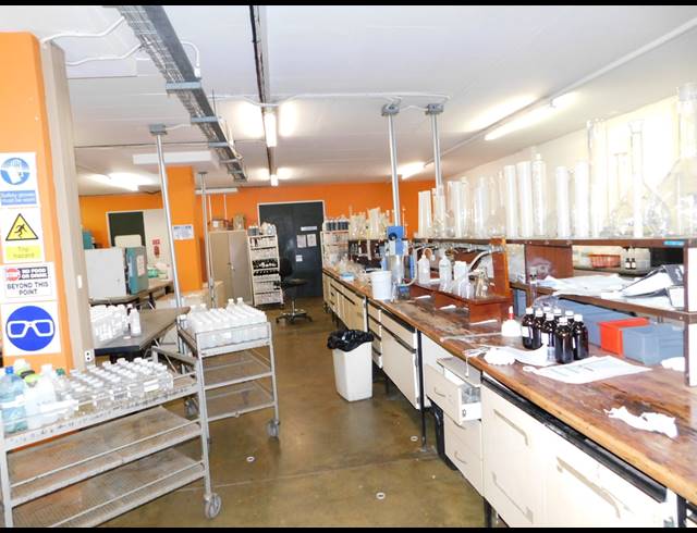 1,778M² OFFICE FOR SALE IN FERNDALE